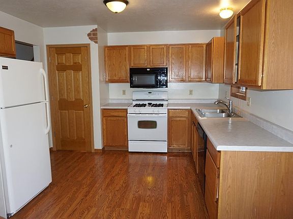 3rd image of 1190 S Dekalb Ct
