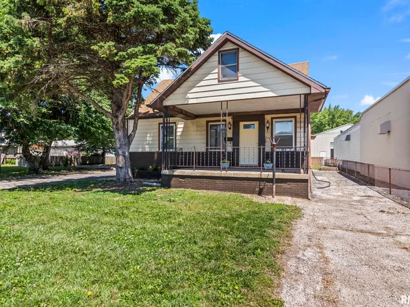 2413 E North Grand Ave, Grandview, IL 62702