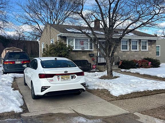 4th image of 187 Gehrig Ave