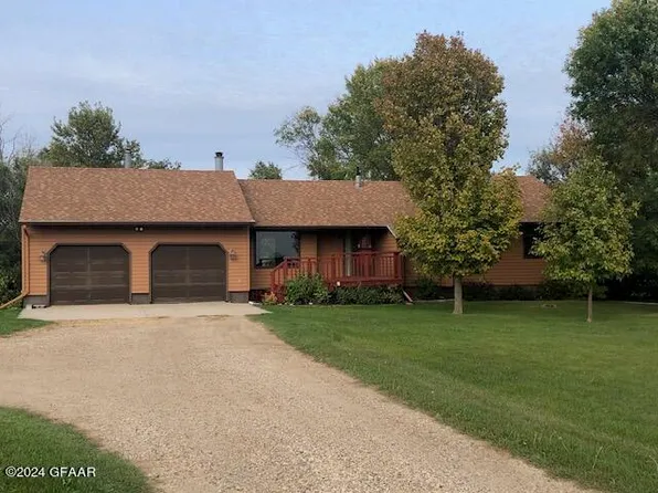 11296 46th Ave N, Grand Forks, ND 58203