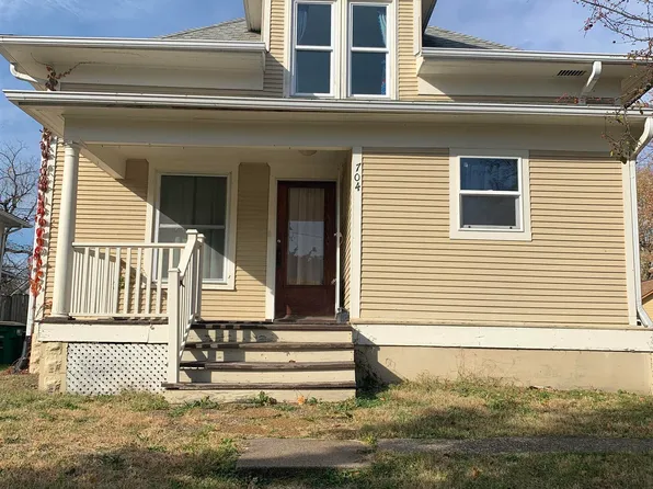 704 S 2nd St, Fairfield, IA 52556