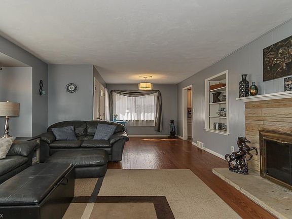 4th image of 5660 French Blvd