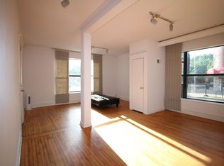 625 N Oakley Blvd #1, Chicago, IL 60612