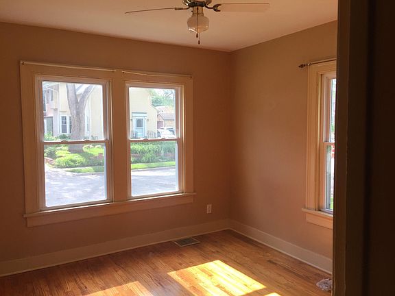 Front bedroom, 2 closets