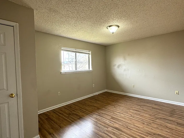 1744 Cedar Lake Dr #D — Photo 3