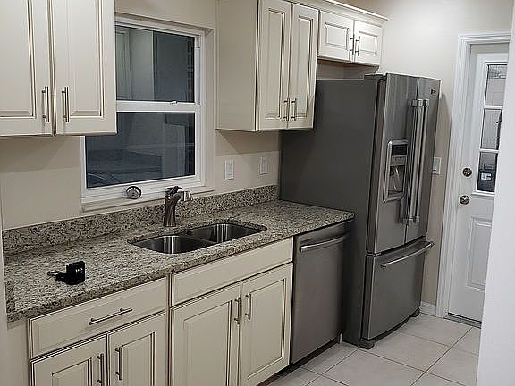 5th image of 7 Laurel Oaks Cir
