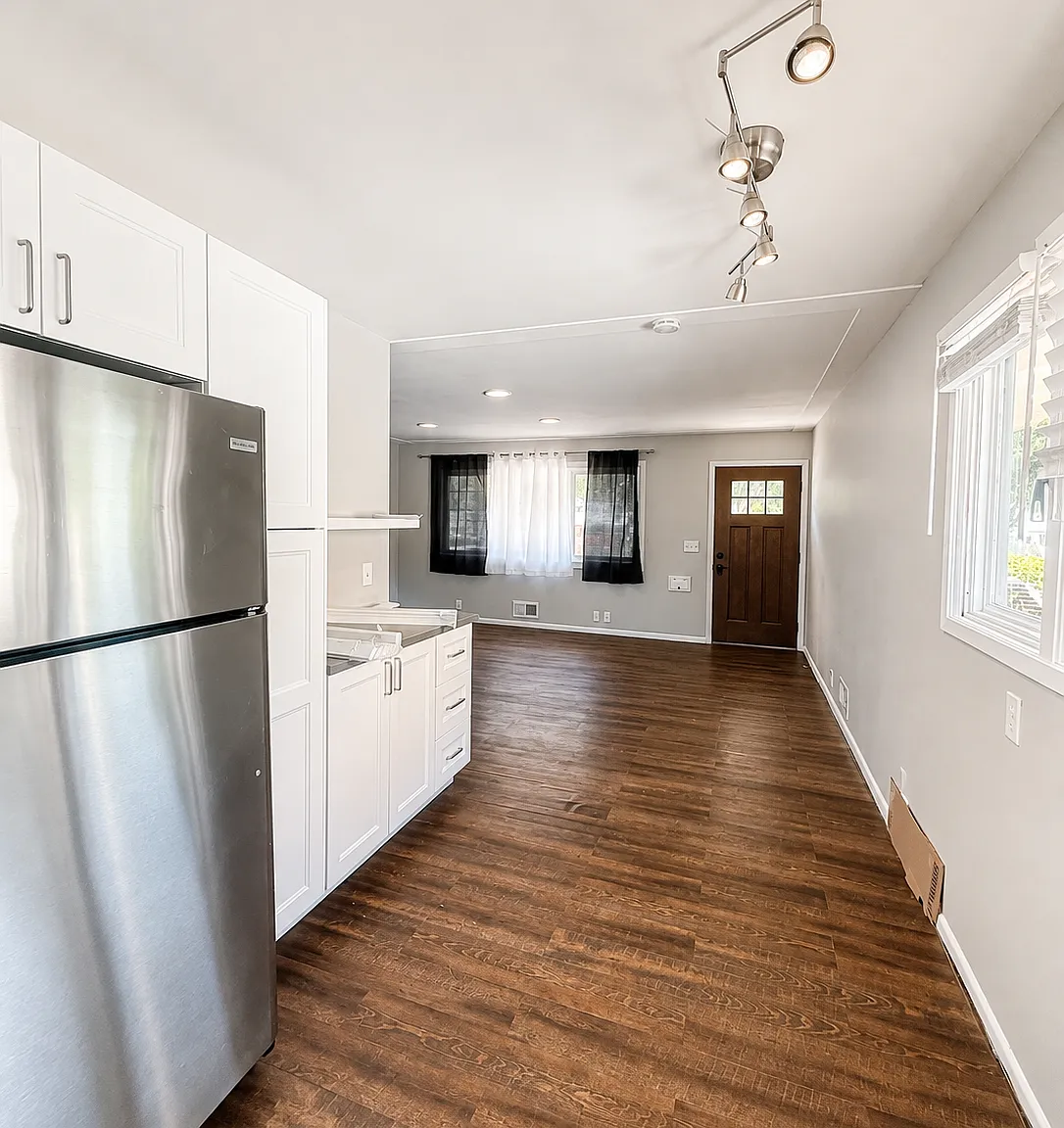 3 bed, 1254 sqft, $2,400 — Photo 4