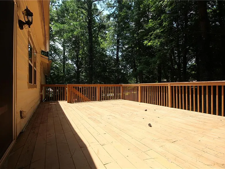 3310 Chastain Xing — Photo 14