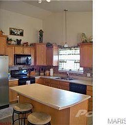 2nd image of 216 Bennington Dr