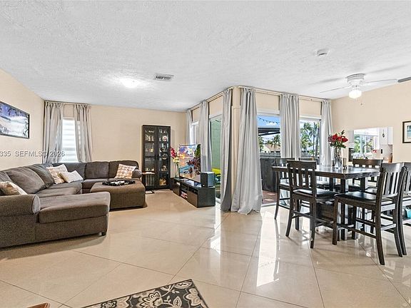5th image of 21839 SW 100th Pl