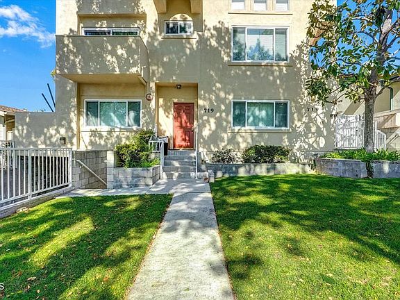 4th image of 719 E Tujunga Ave APT C
