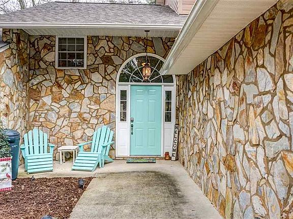 4th image of 307 Arrowhead Dr