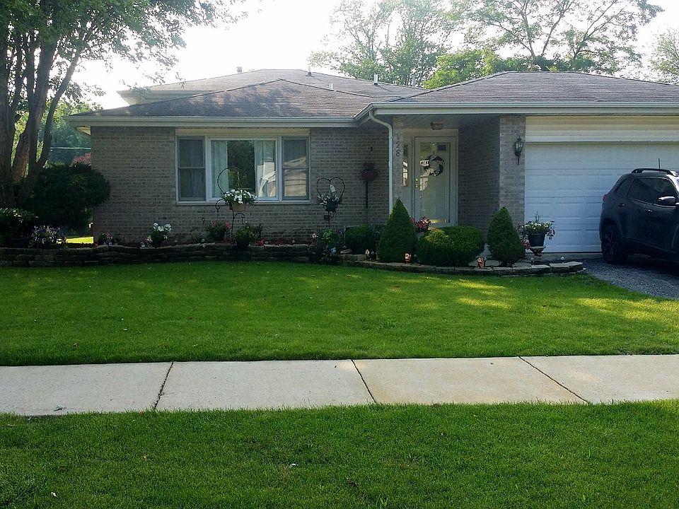 1st image of 128 Valleywood Dr