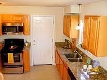 3rd image of 500 Laurel Ave
