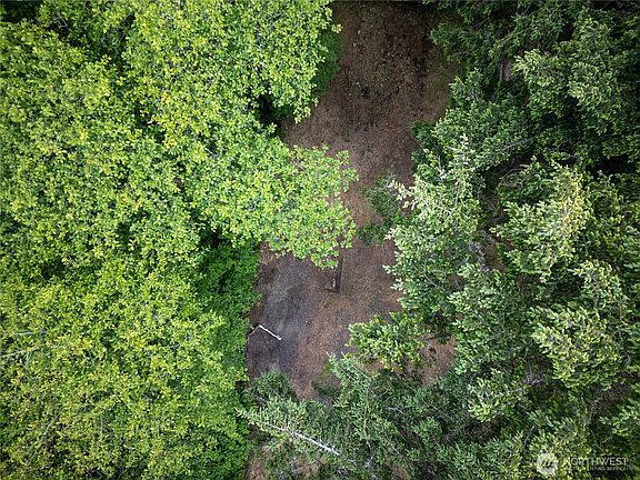 5th image of 21 N Lakeside Drive N