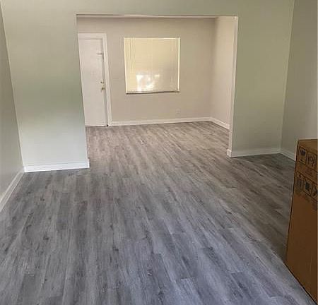 5th image of 3880 Woodside Dr #C