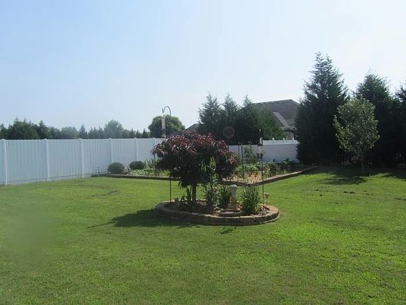 2nd image of 365 Briarwood Dr