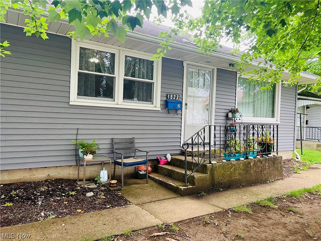 1523 Orange St, Coshocton, OH 43812 Zillow