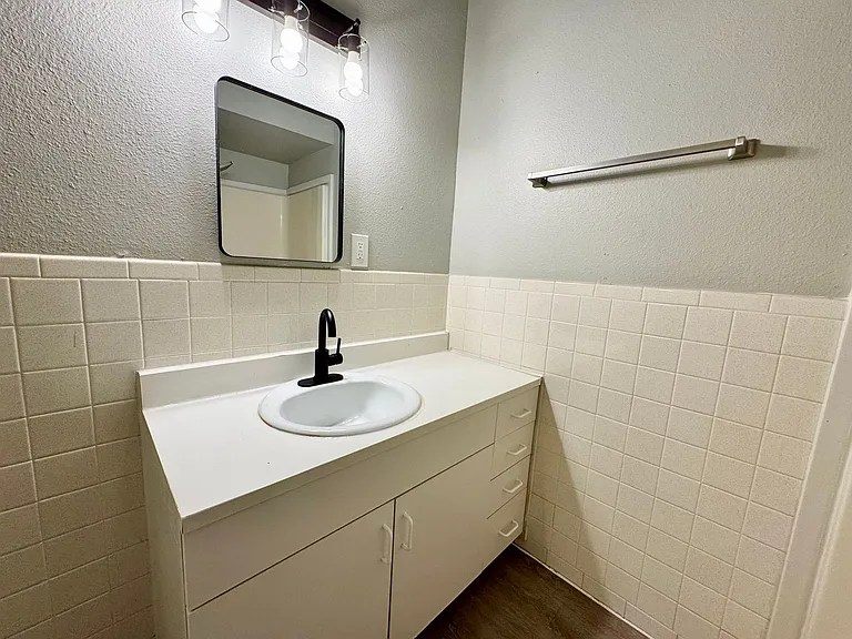 705 Sunrise Ave — Photo 56