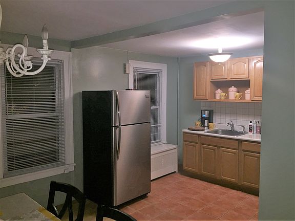 5th image of 108 Fairview Avenue # 2 Nd Floor