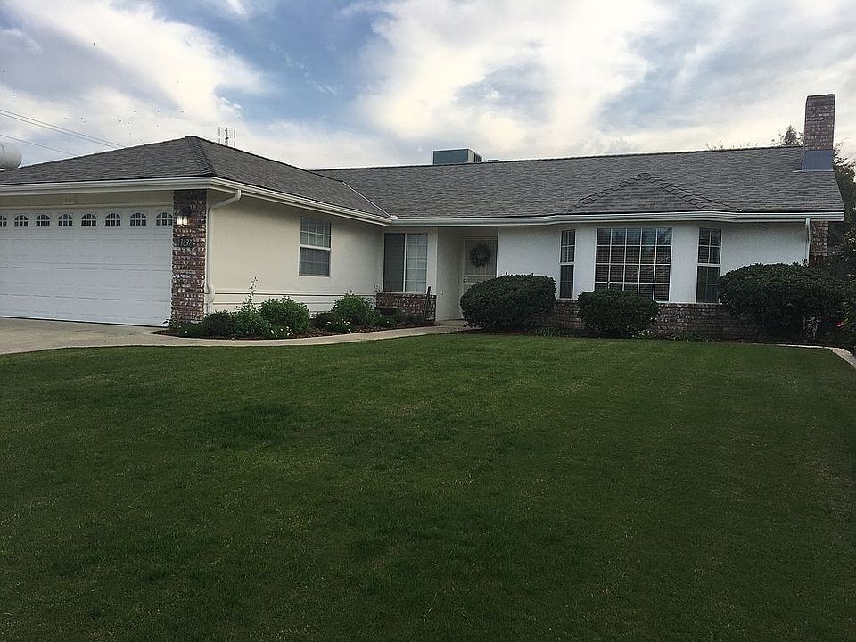 1st image of 3637 E Center Ct