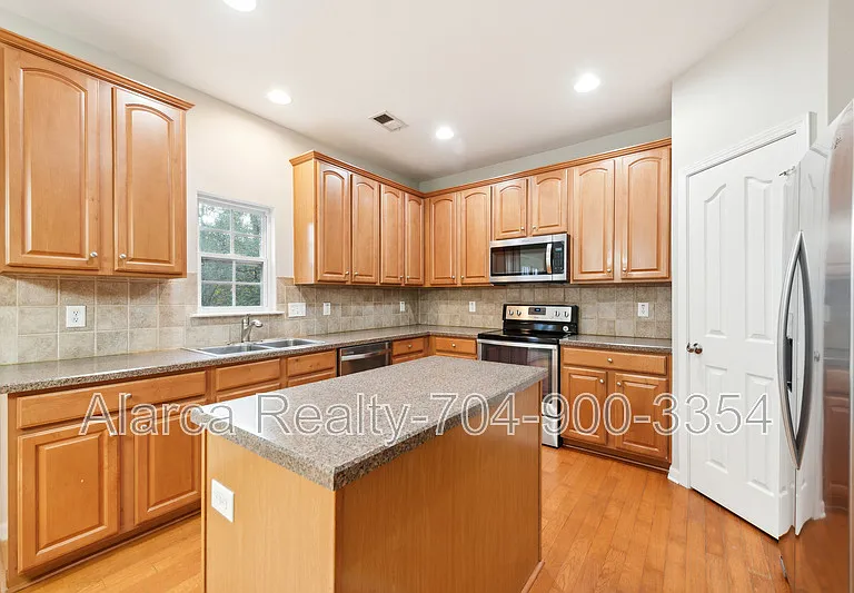 2901 Meherrin Ct — Photo 2