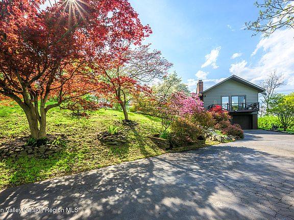 2nd image of 29 Edgemere Hill Road