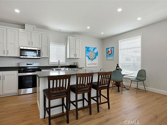 2nd image of 154 Gamay Cir