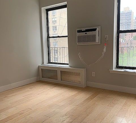 5th image of 201 E 29th St APT 5