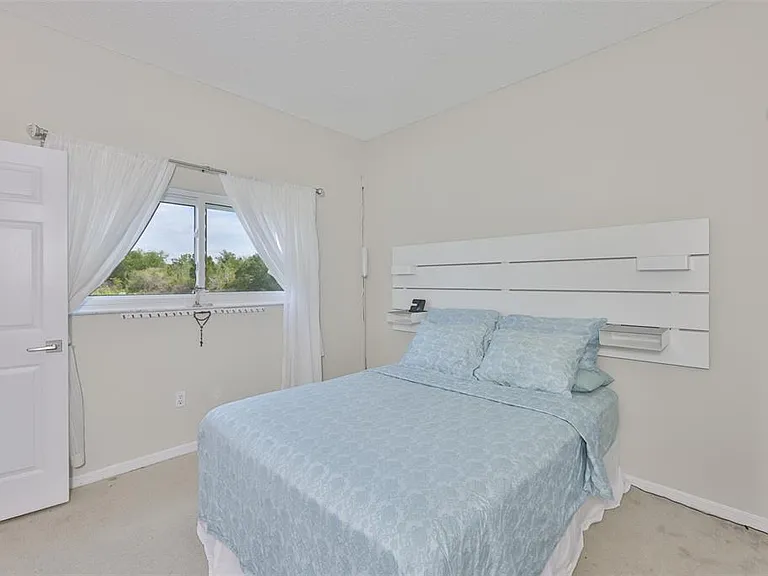 13016 Prestwick Dr — Photo 15