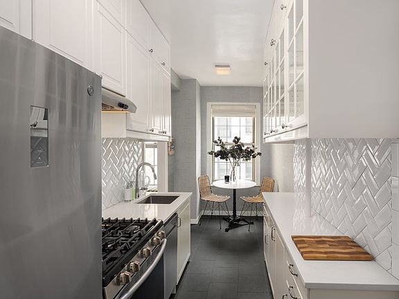 5th image of 639 W End Ave #12C