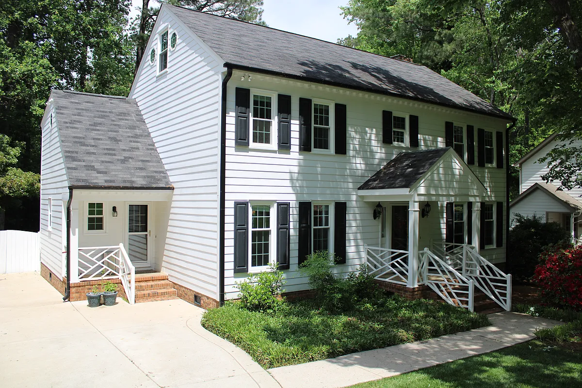 Building Photo - 2400 Basil Dr
