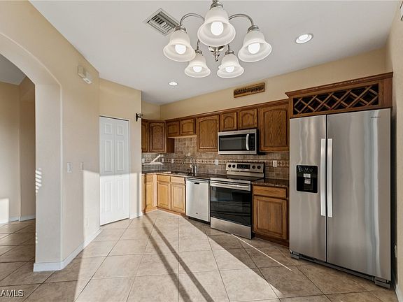 3rd image of 3354 Dandolo Cir