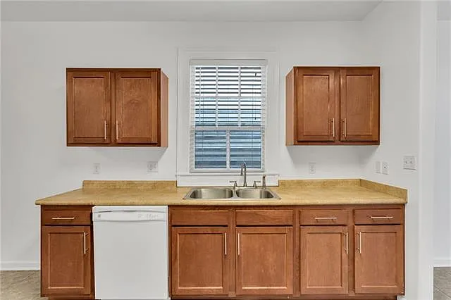 3605 Calhoun St #3605 — Photo 6