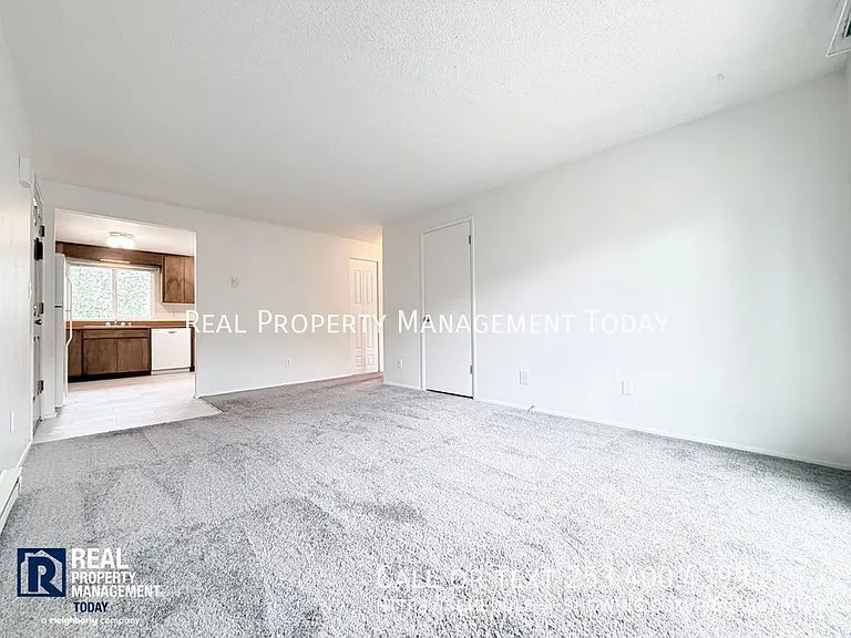 450 Pearl St #B — Photo 8