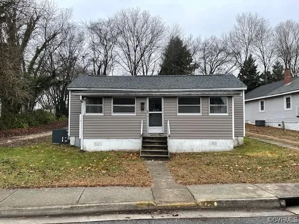 505 Hill St, Farmville, VA 23901