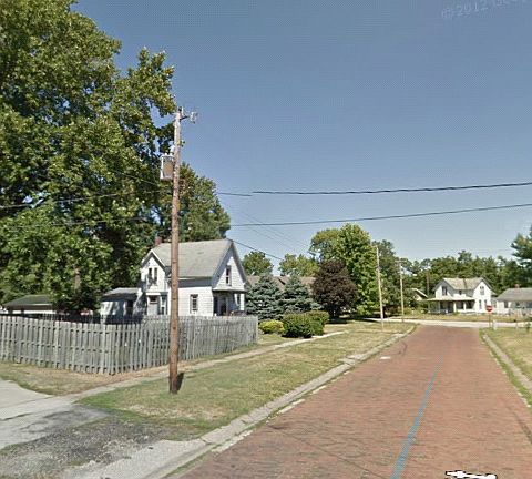 4th image of 448 S Elm St