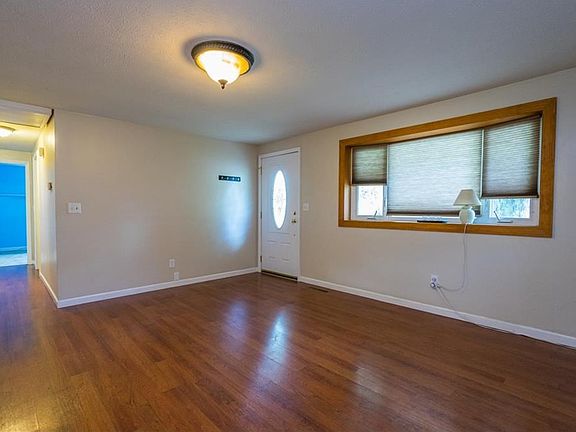 4th image of 6143 Buckman Dr