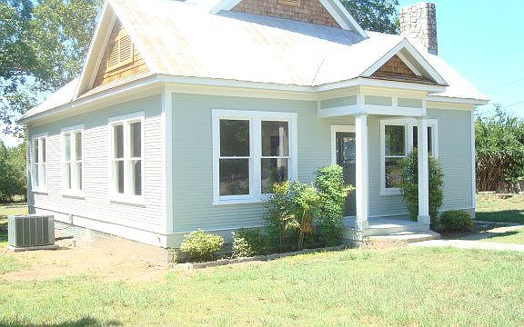 2nd image of 119 Idlewilde Blvd