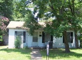 325 Calvert St, Lufkin, TX 75901