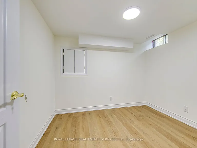 1463 Albion Ave — Photo 46