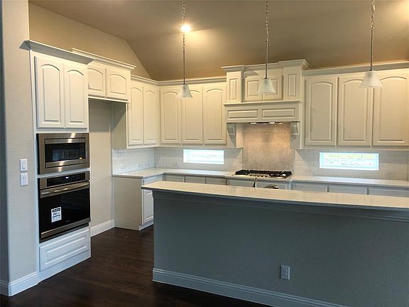 3rd image of 6146 Claridge Ln