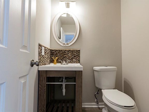 5th image of 8218 Alannah Lagoon Dr