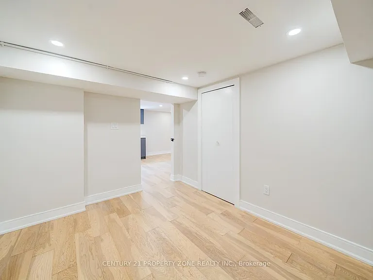 203 Toynbee Trl — Photo 41
