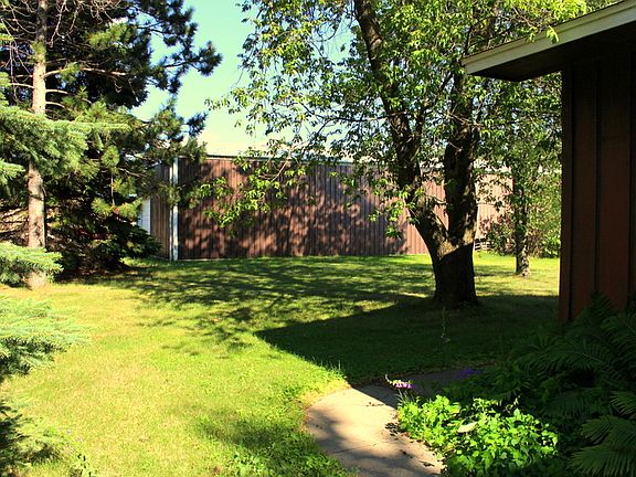 5th image of 16 1st St NE