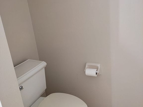 4th image of 9136 Camden Gardens St