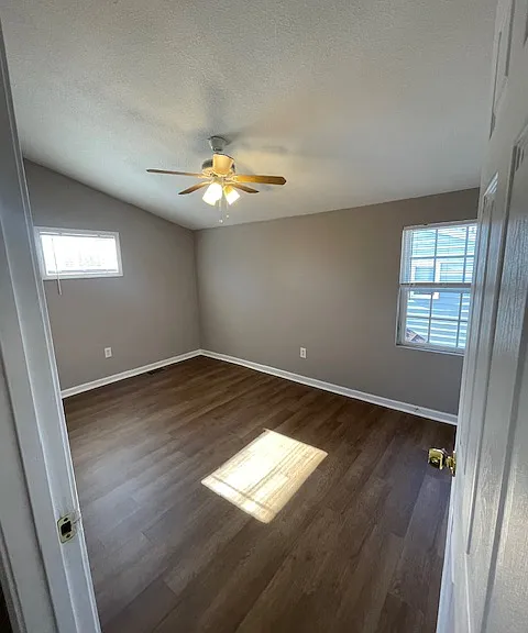 5030 Woodend Ave — Photo 16