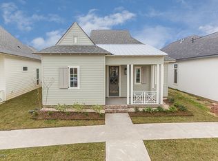202 Montego Bay Dr, Youngsville, LA 70592