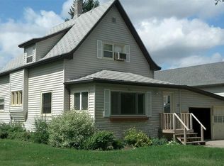 321 2nd St W, Carpio, ND 58725