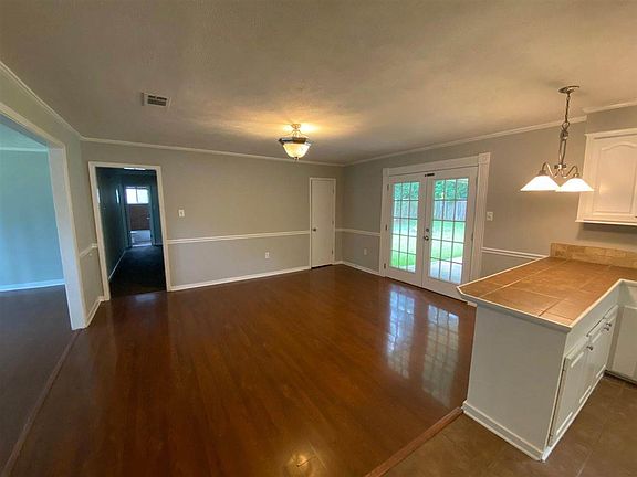 5th image of 139 Belaire Dr
